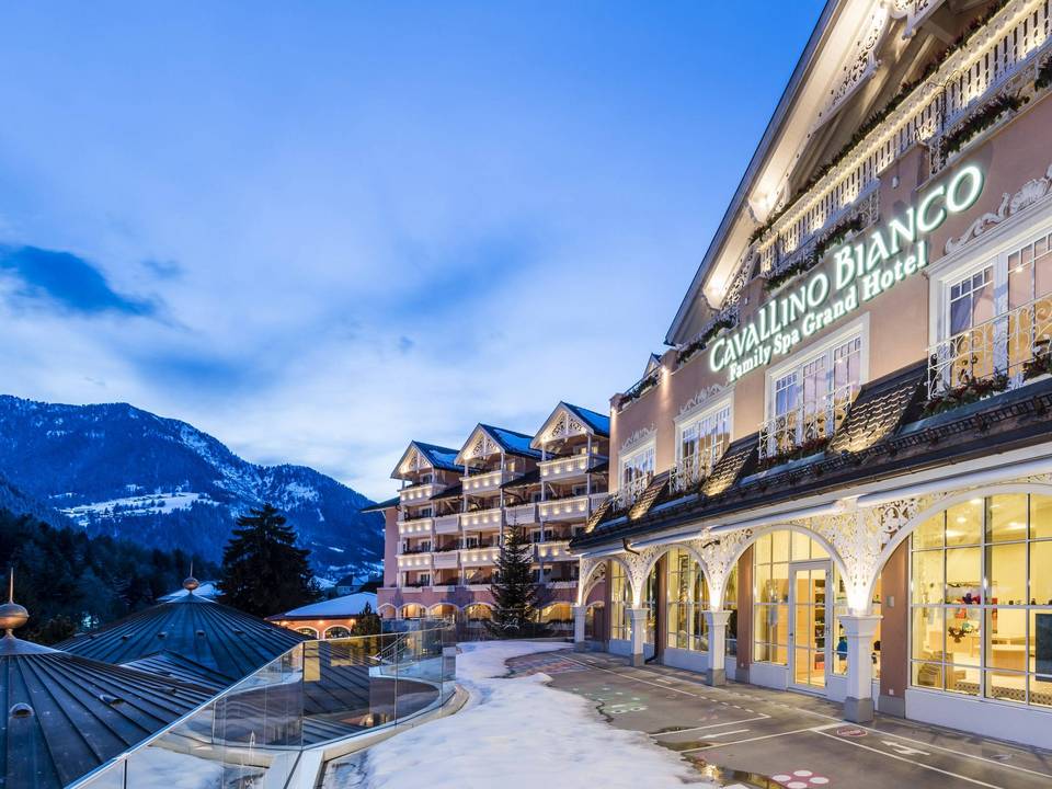 Family Spa Grand Hotel Cavallino Bianco****ˢ Nel family hotel a Ortisei i vostri desideri diventeranno realtà