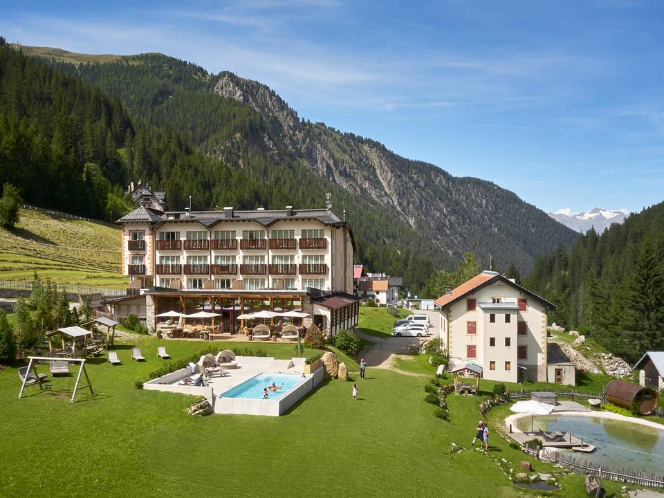 Das Familienhotel im Vinschgau mitten im Nationalpark Das Familienhotel im Vinschgau mitten im Nationalpark