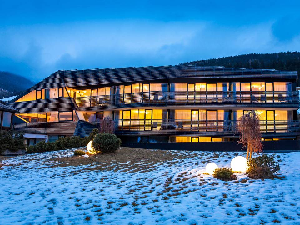Family Resort Rainer ****ˢ Il nostro family hotel a Sesto, il vostro rifugio sulle Dolomiti.