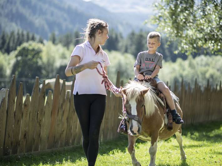 Una cavalcata in Val Venosta Una cavalcata in Val Venosta
