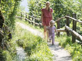 Unser Familienhotel im Meraner Land für glückliche Tage Unser Familienhotel im Meraner Land für glückliche Tage