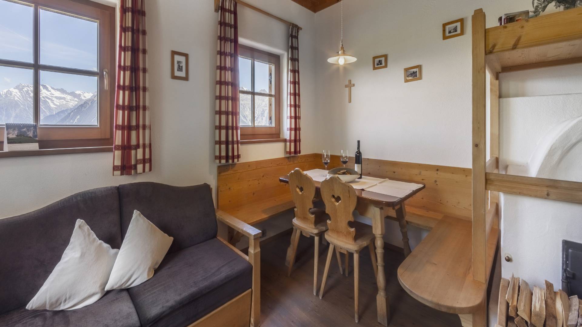 Nutspitze Wohnzimmer Familienalm & Almchalets Taser Alm