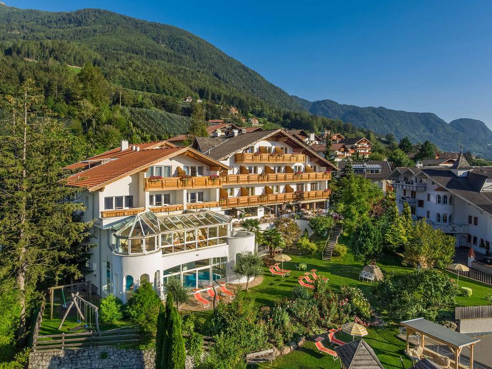 Family Hotel Gutenberg **** il family hotel a Scena per amanti della natura dall’estro creativo