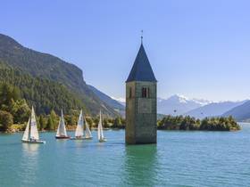 Das Familienhotel im Vinschgau mitten im Nationalpark Das Familienhotel im Vinschgau mitten im Nationalpark