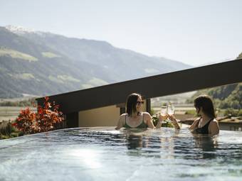 Amaris Suites ****ˢ Amaris Suites ****ˢ