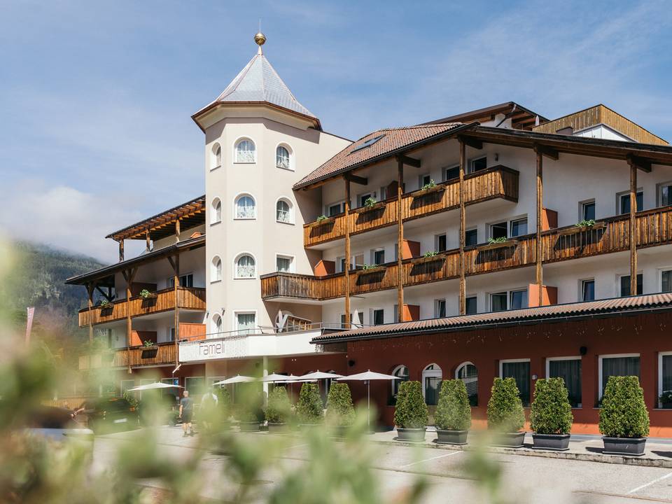 Il nostro family hotel a Valdaora dal fascino speciale Il nostro family hotel a Valdaora dal fascino speciale