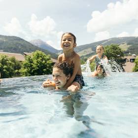 Il nostro family hotel a Valdaora dal fascino speciale Il nostro family hotel a Valdaora dal fascino speciale