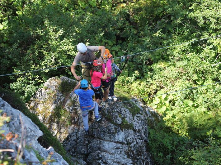 Climbing with children, the perfect combination Climbing with children, the perfect combination