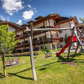 Una vacanza idilliaca nel family hotel in Val d’Ultimo Una vacanza idilliaca nel family hotel in Val d’Ultimo