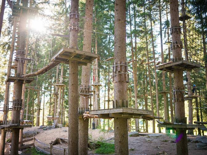 Climbing with children, the perfect combination Climbing with children, the perfect combination