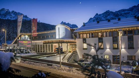 Nut chains Nut chains