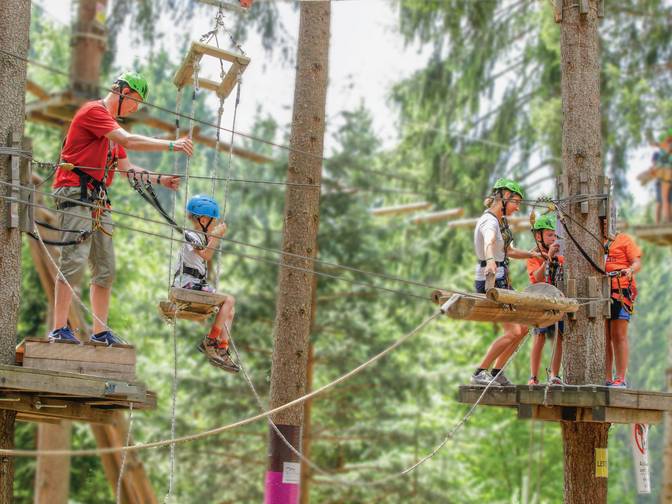 Climbing with children, the perfect combination Climbing with children, the perfect combination